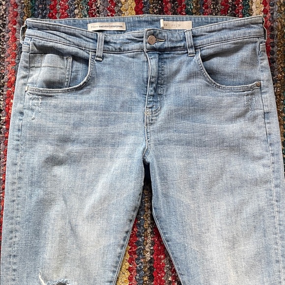 Pilcro cute and comfy "Em" Raw Hem Distressed Jeans, Size 31 - Picture 3 of 6